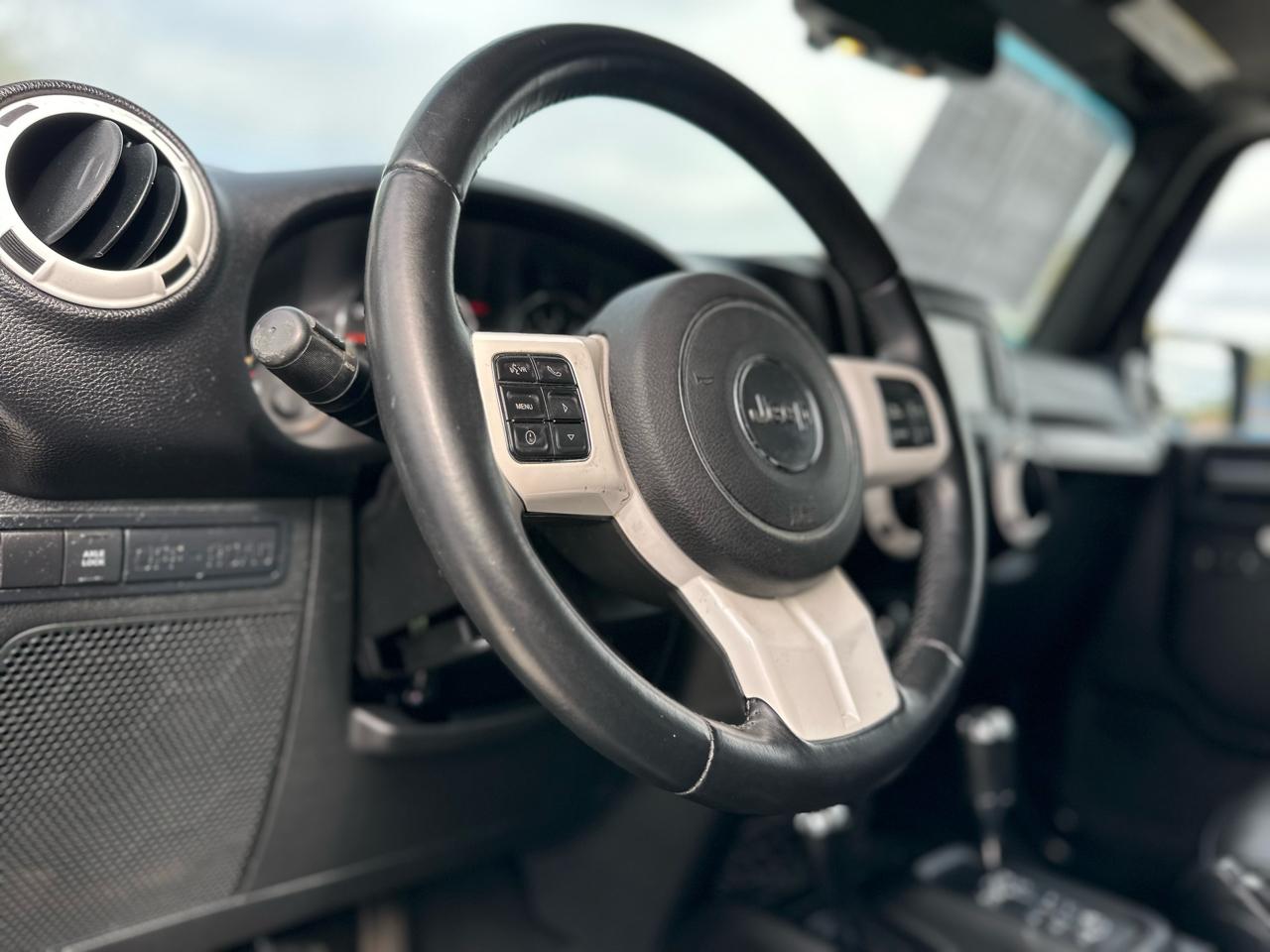 Jeep Wrangler Unlimited Sahara 4WD 2015