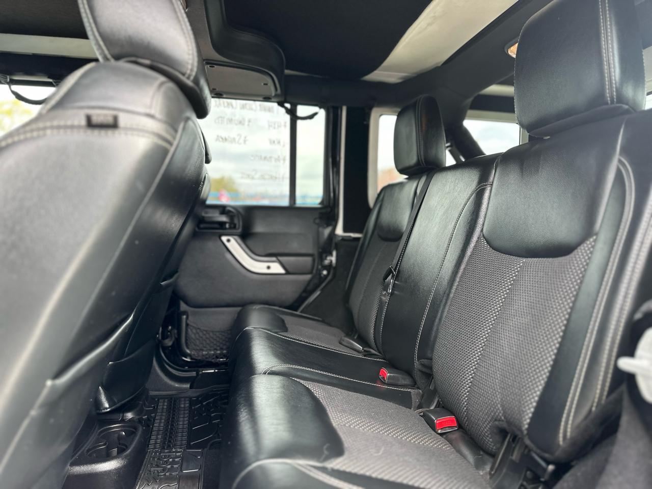 Jeep Wrangler Unlimited Sahara 4WD 2015