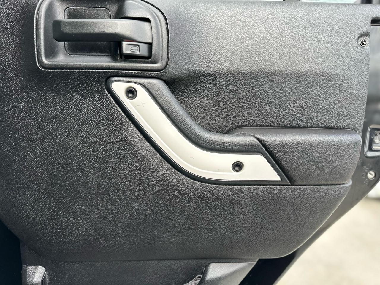 Jeep Wrangler Unlimited Sahara 4WD 2015