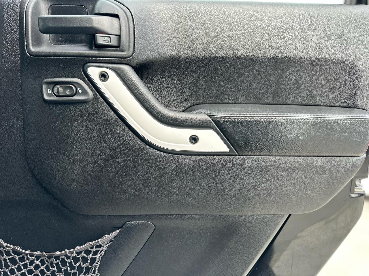 Jeep Wrangler Unlimited Sahara 4WD 2015