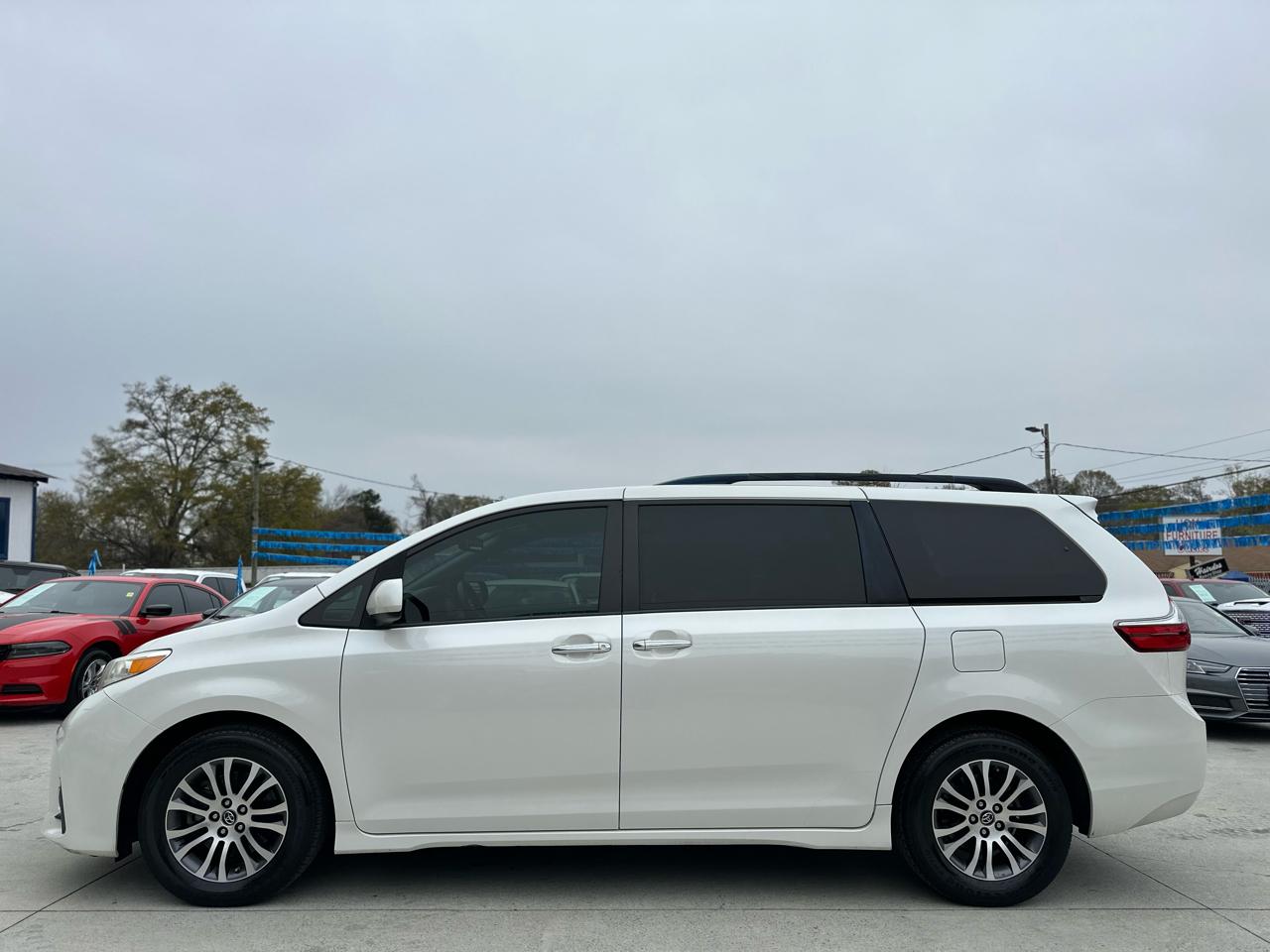 Toyota Sienna Limited Premium 7-Passenger 2019