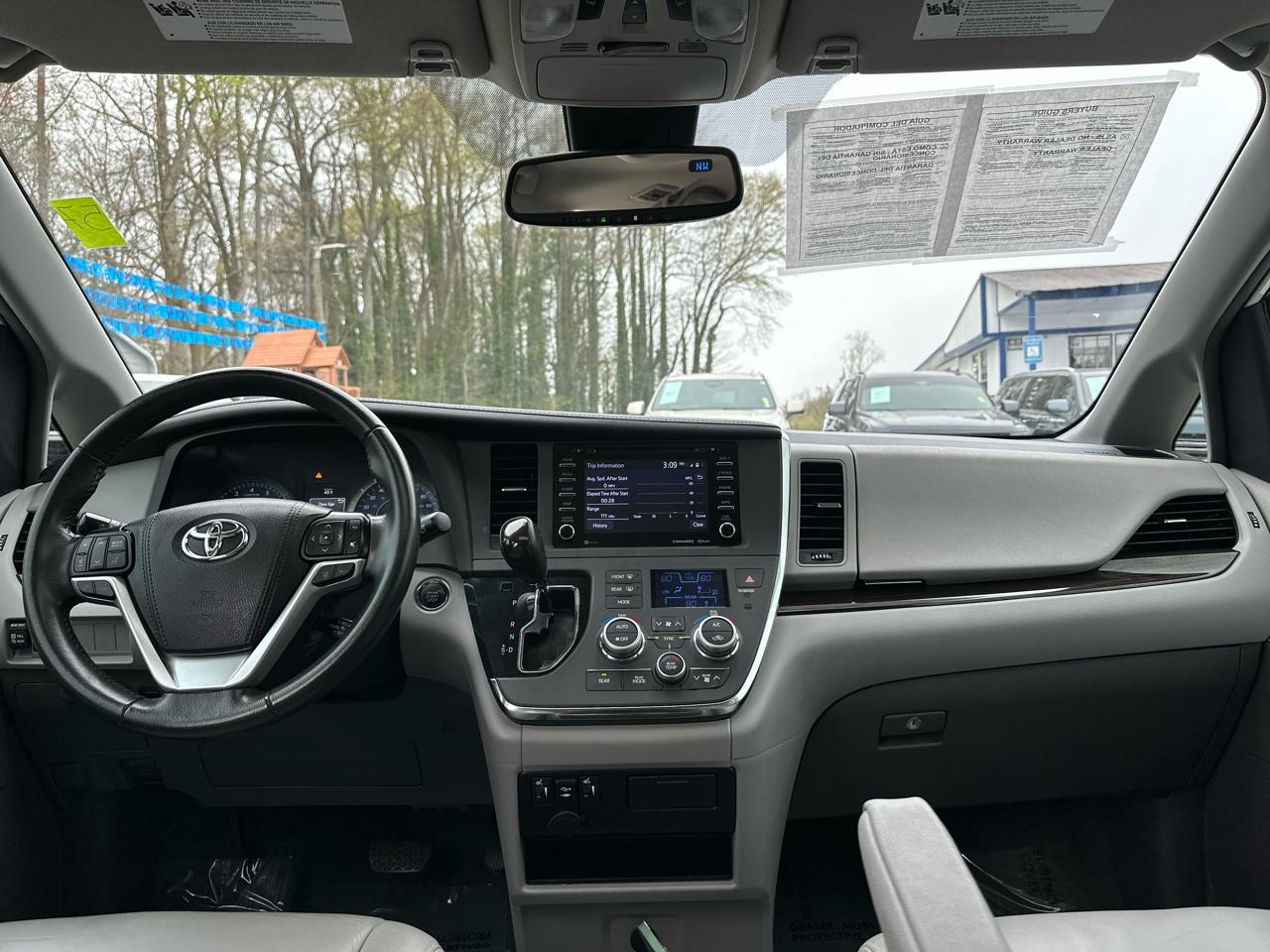 Toyota Sienna Limited Premium 7-Passenger 2019
