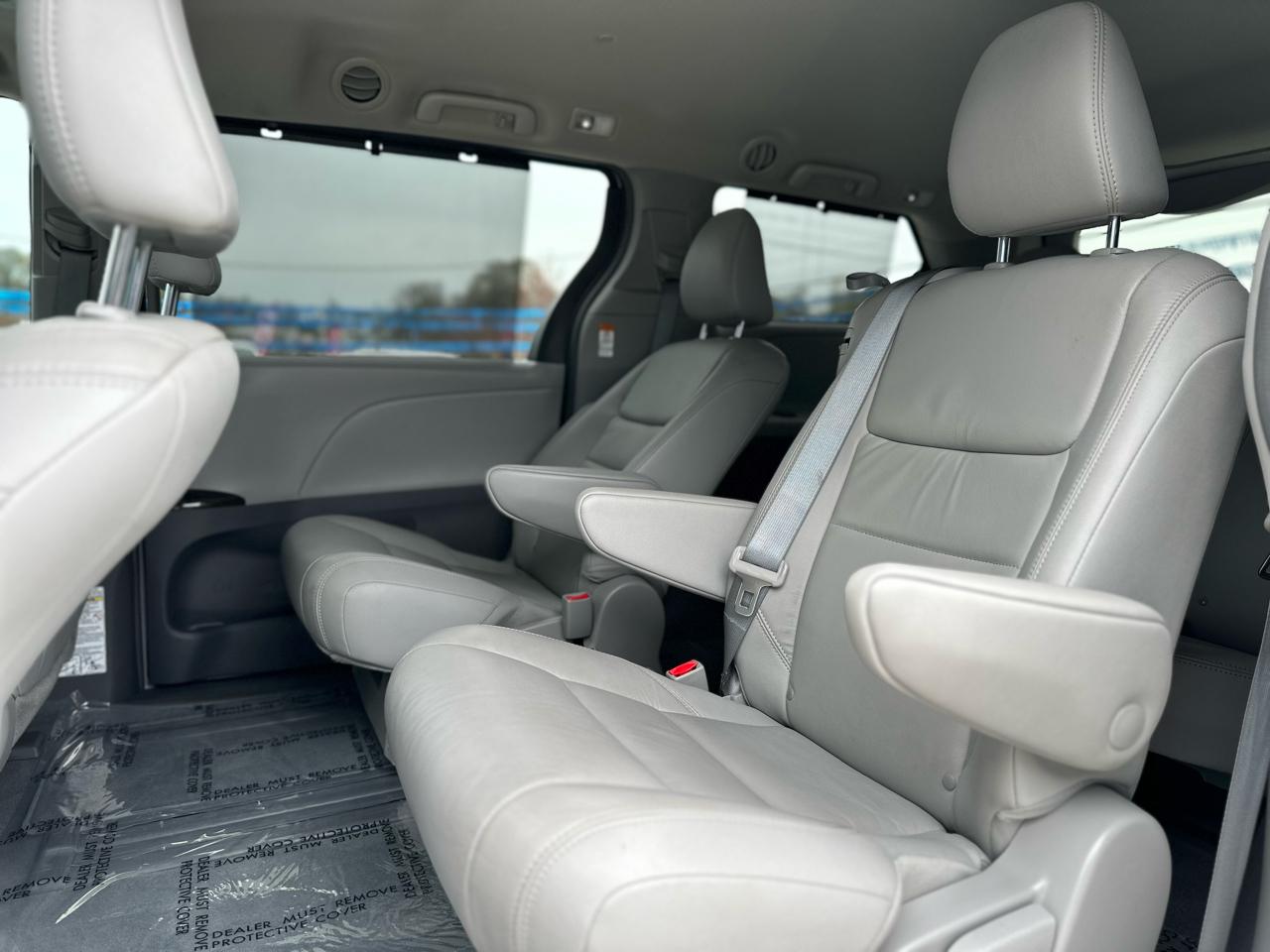 Toyota Sienna Limited Premium 7-Passenger 2019