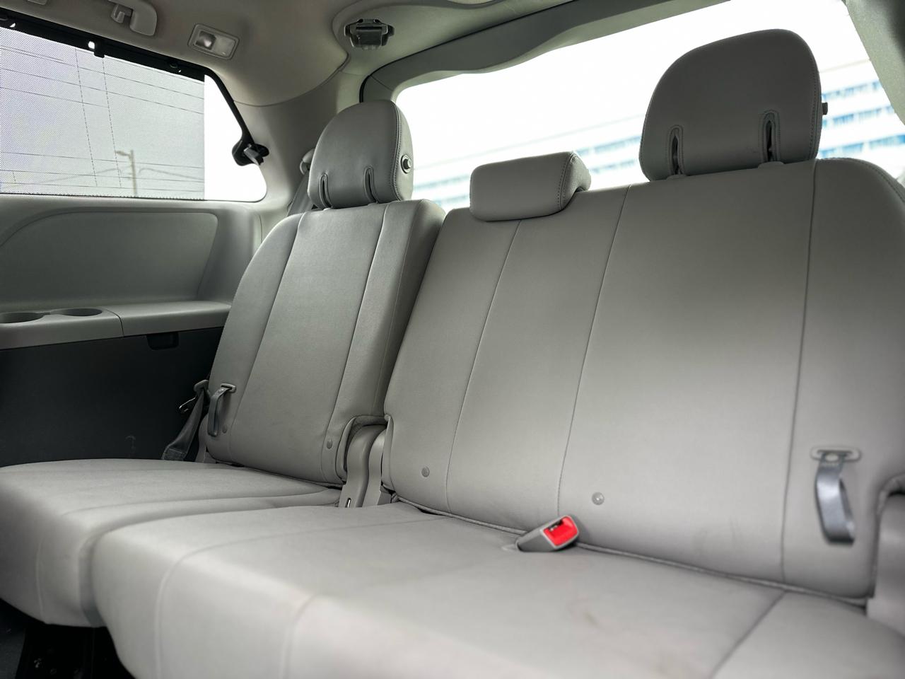Toyota Sienna Limited Premium 7-Passenger 2019