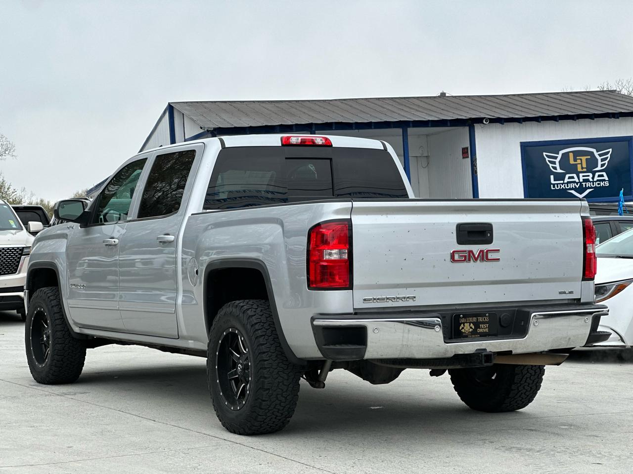 GMC Sierra 1500 SLE Crew Cab Long Box 4WD 2015