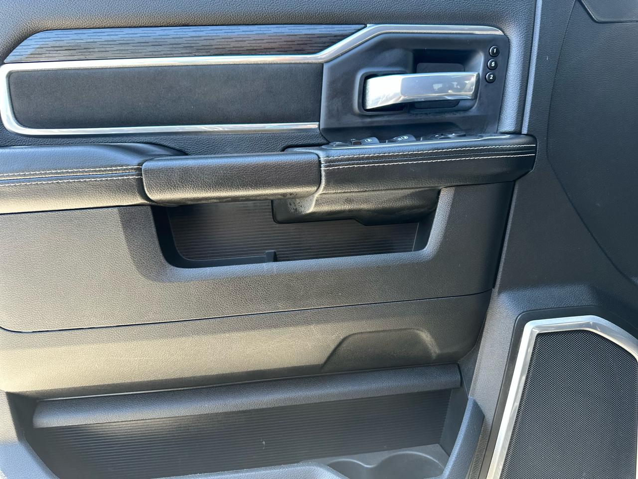 RAM 3500 Laramie Crew Cab SWB 4WD 2024