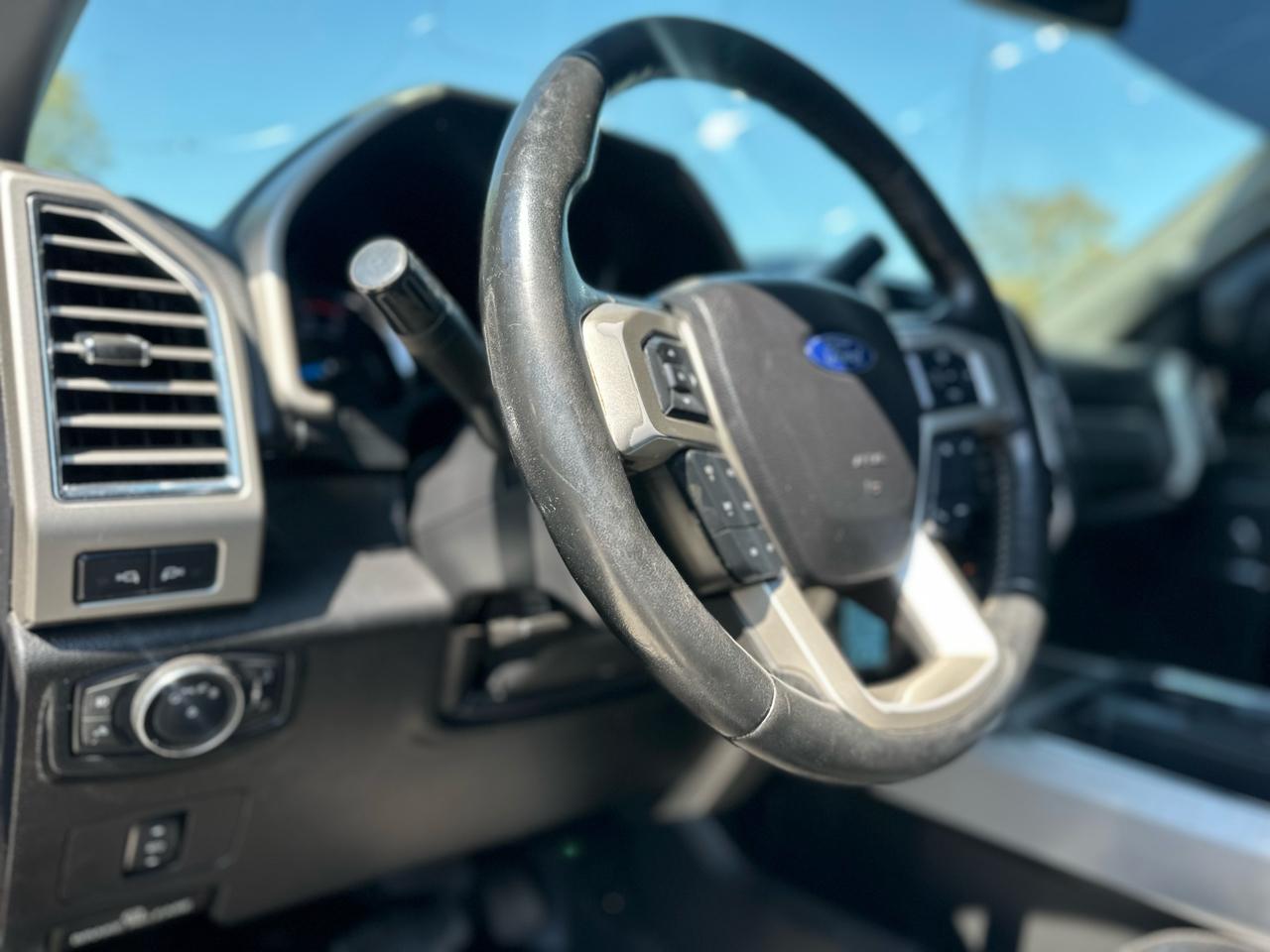 Ford F-250 SD Lariat 4WD 2017