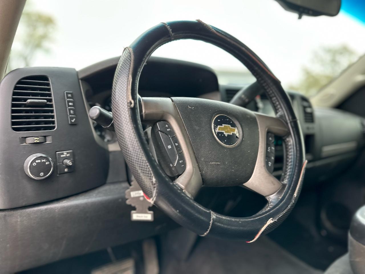 Chevrolet Silverado 1500 LT Ext. Cab Long Box 4WD 2011