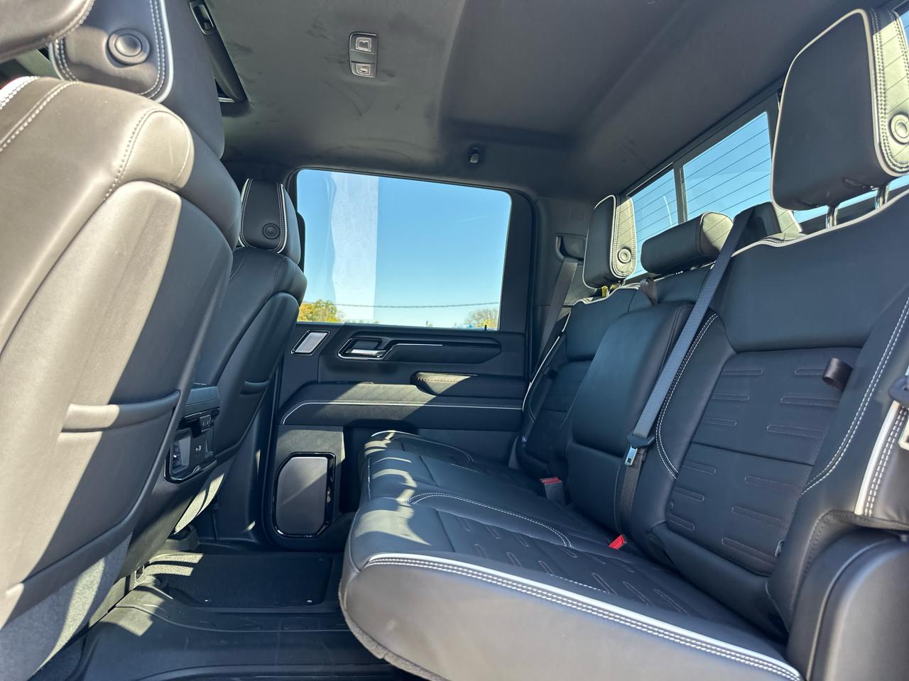 GMC Sierra 2500HD AT4X Crew Cab 4WD 2026