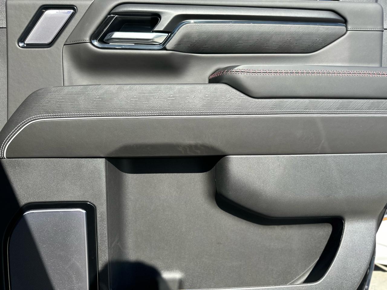 GMC Sierra 2500HD AT4X Crew Cab 4WD 2026