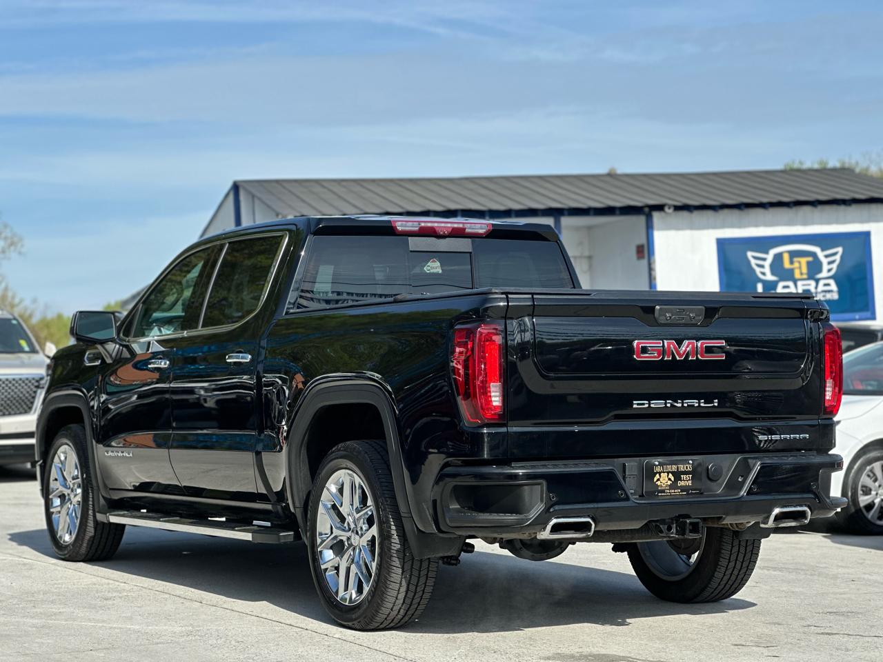 GMC Sierra 1500 Denali Crew Cab Short Box 4WD 2023