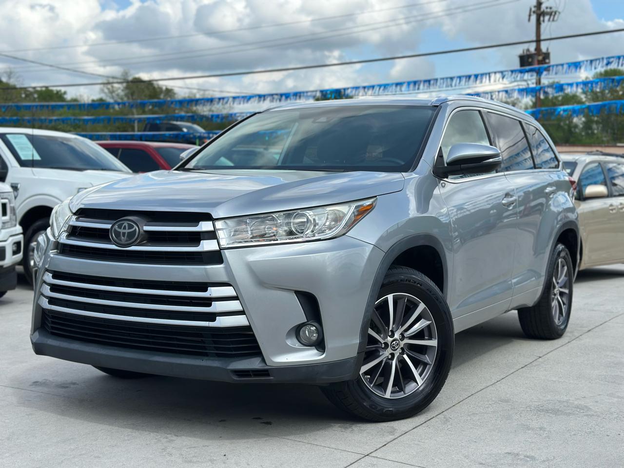 Toyota Highlander SE FWD V6 2018