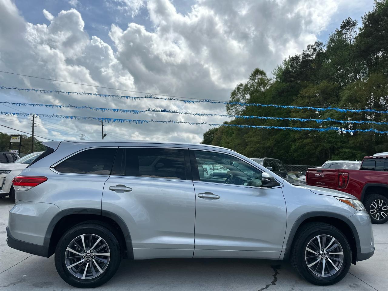 Toyota Highlander SE FWD V6 2018