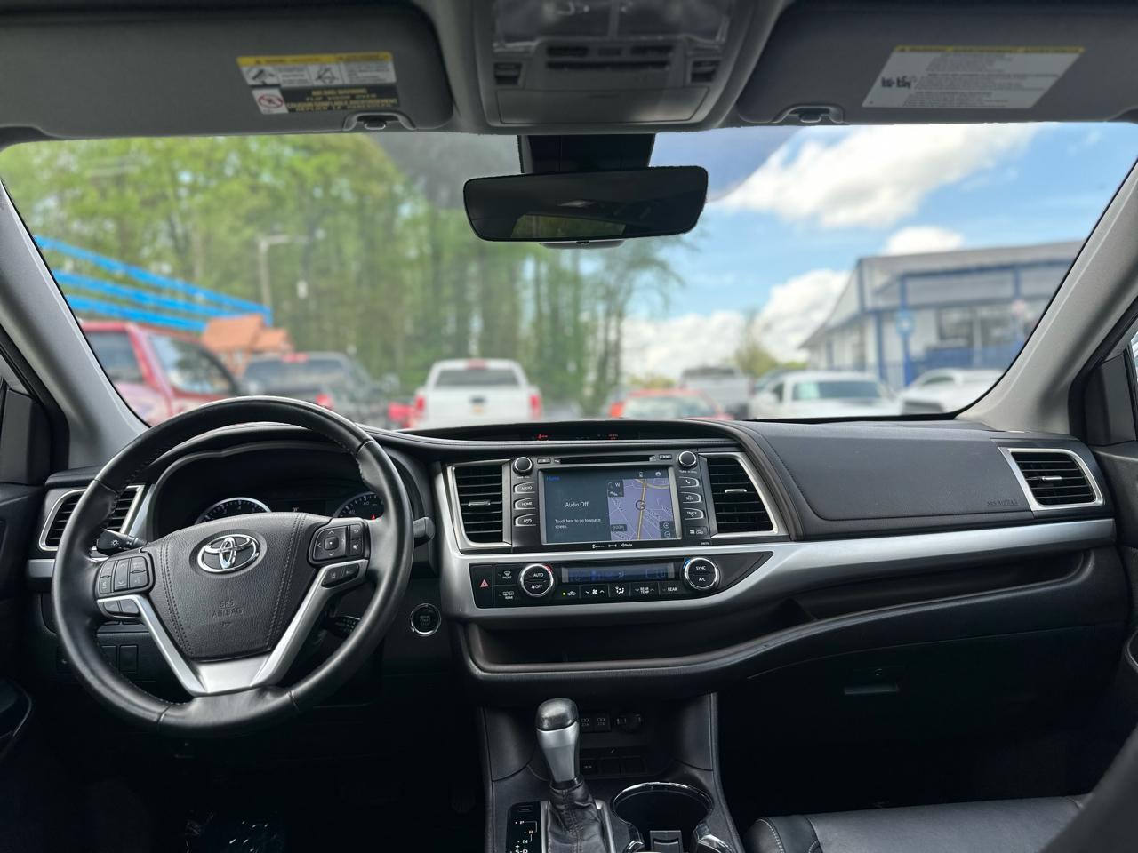 Toyota Highlander SE FWD V6 2018