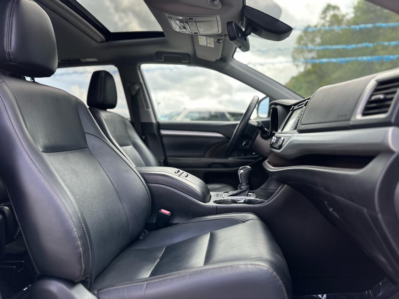 Toyota Highlander SE FWD V6 2018