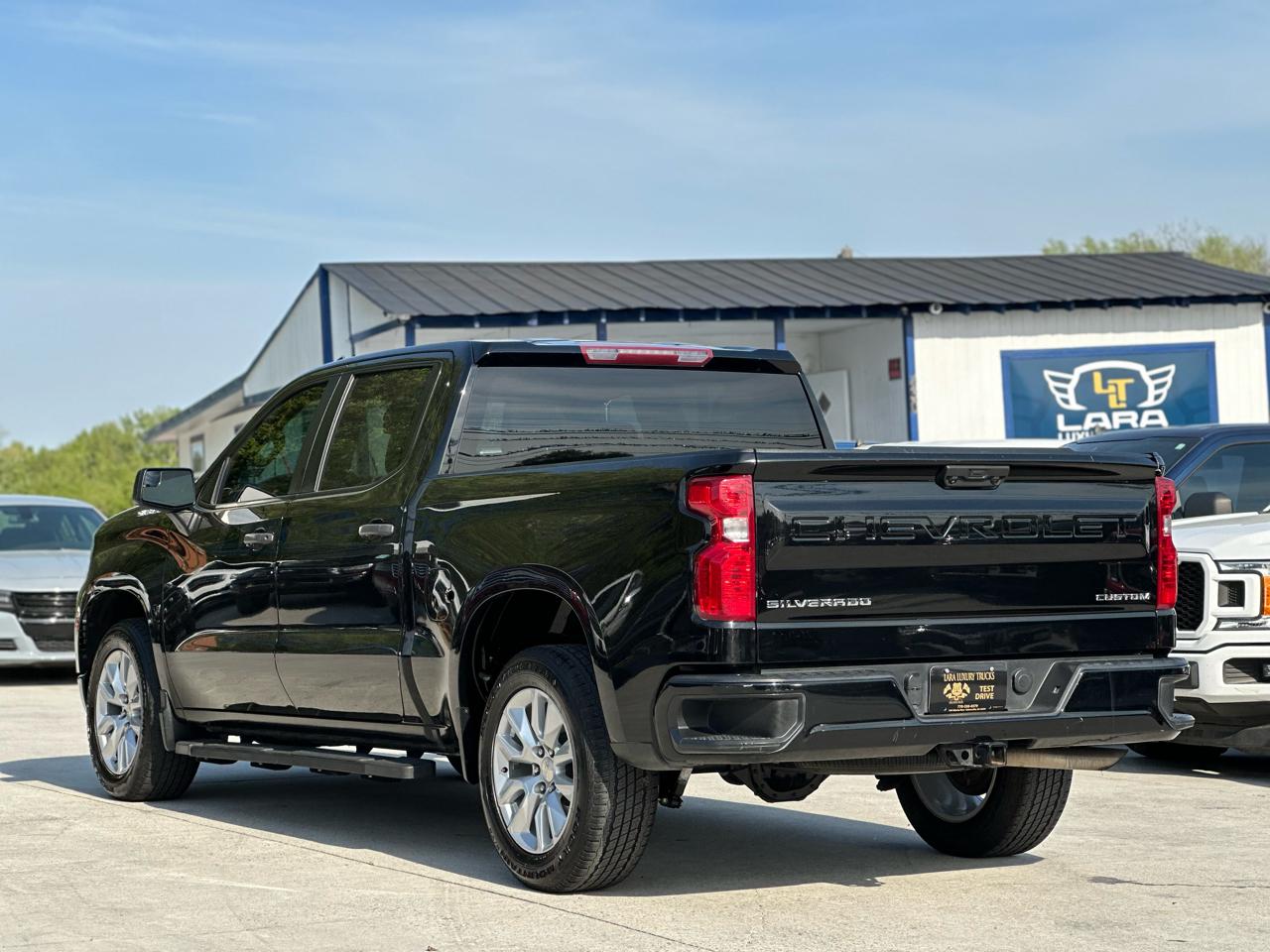 Chevrolet Silverado 1500 Custom Crew Cab 2WD 2022