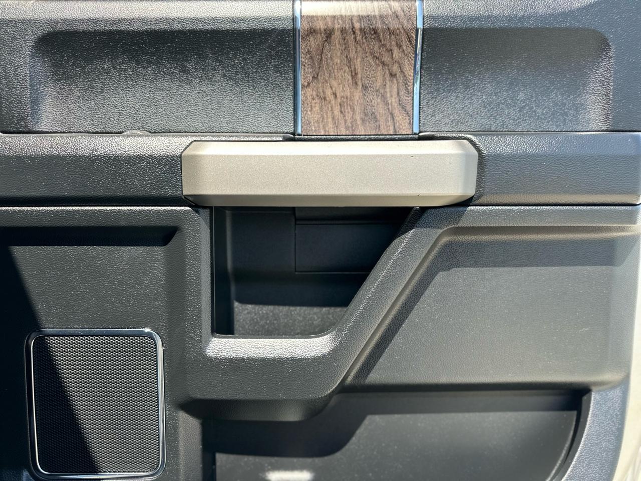 Ford F-250 SD Lariat 4WD 2019