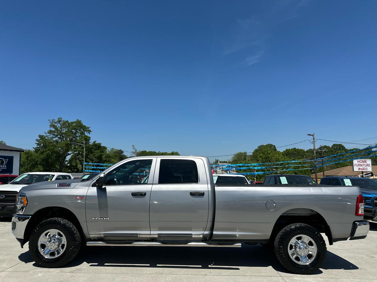 RAM 2500 Tradesman Crew Cab LWB 4WD 2022