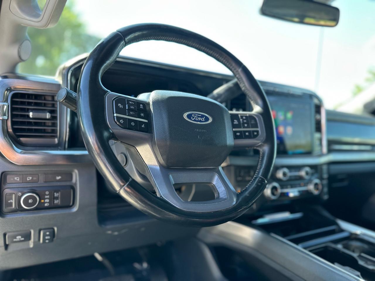 Ford F-350 SD Lariat Crew Cab DRW 4WD 2023