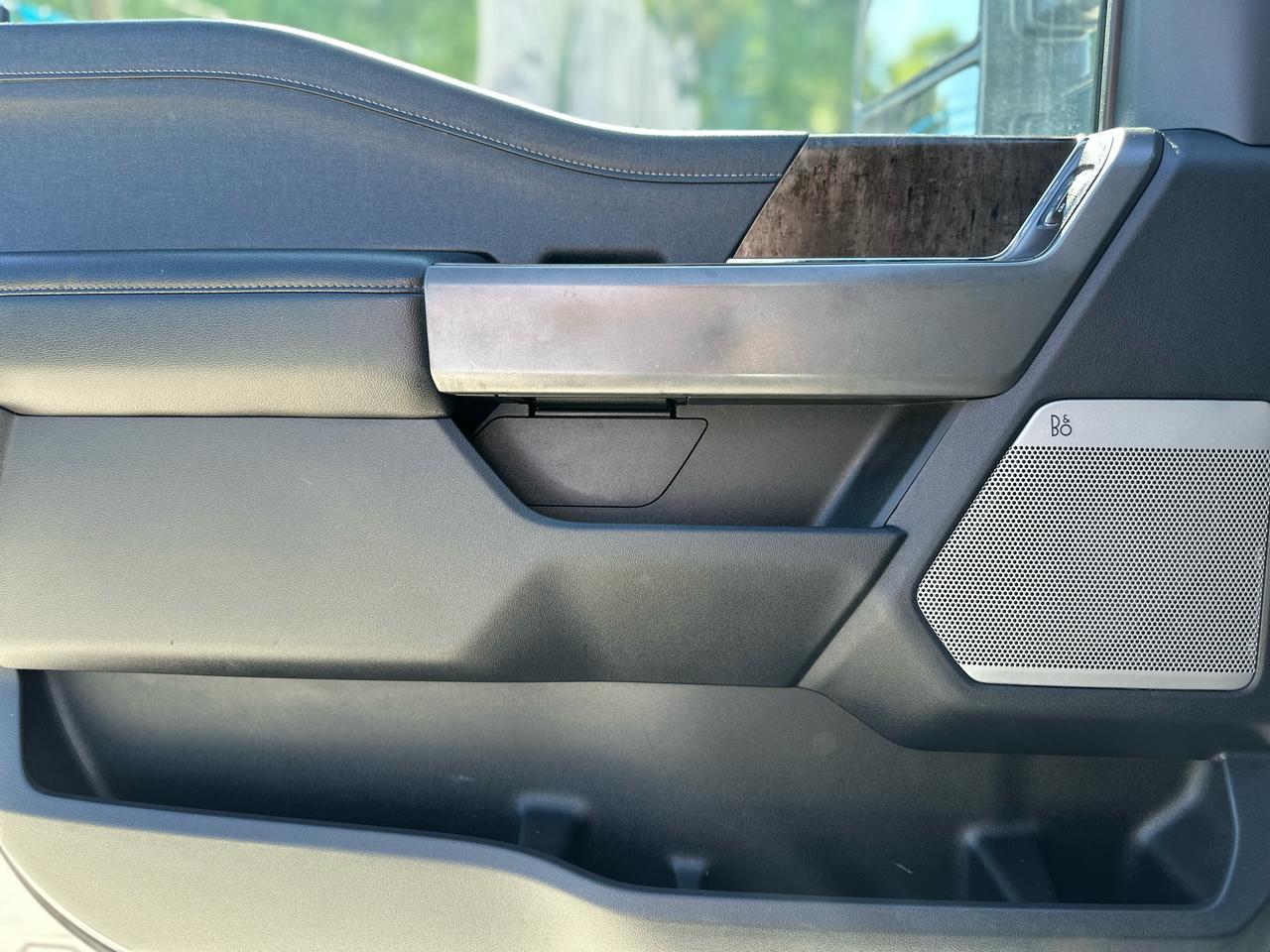 Ford F-350 SD Lariat Crew Cab DRW 4WD 2023