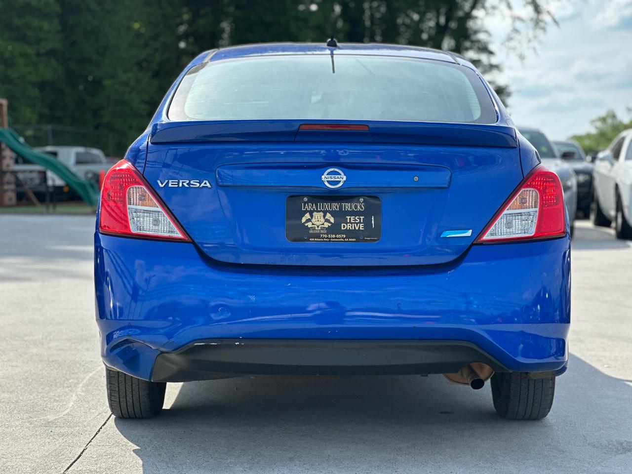 Nissan Versa 1.6 S 5M 2015