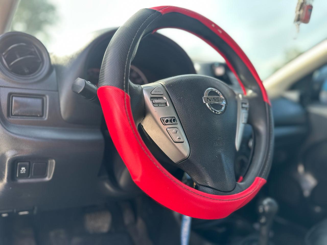 Nissan Versa 1.6 S 5M 2015