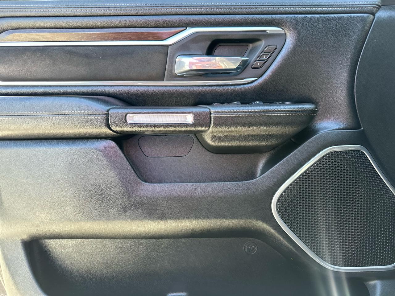 RAM 1500 Laramie Crew Cab SWB 4WD 2021