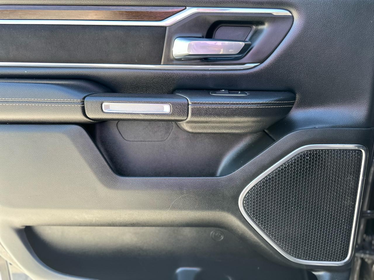 RAM 1500 Laramie Crew Cab SWB 4WD 2021