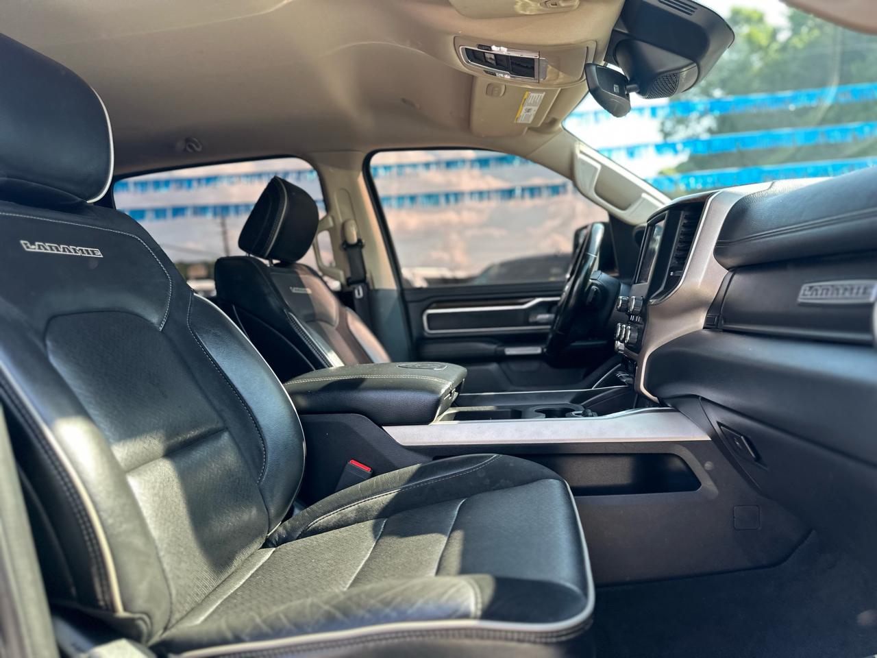 RAM 1500 Laramie Crew Cab SWB 4WD 2021