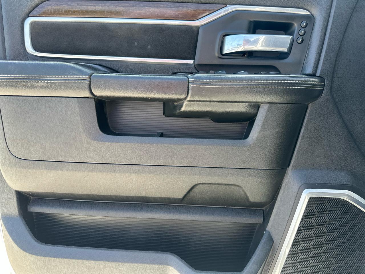 RAM 2500 Laramie Crew Cab SWB 4WD 2024