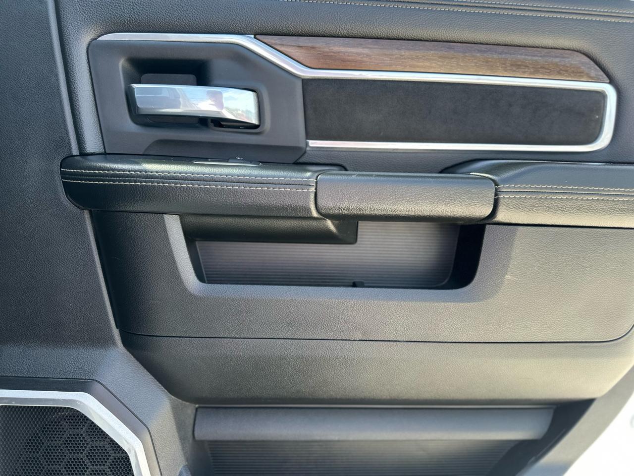 RAM 2500 Laramie Crew Cab SWB 4WD 2024