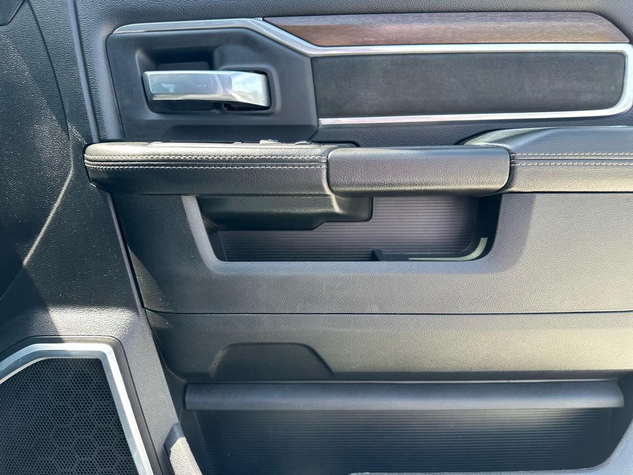 RAM 2500 Laramie Crew Cab SWB 4WD 2024