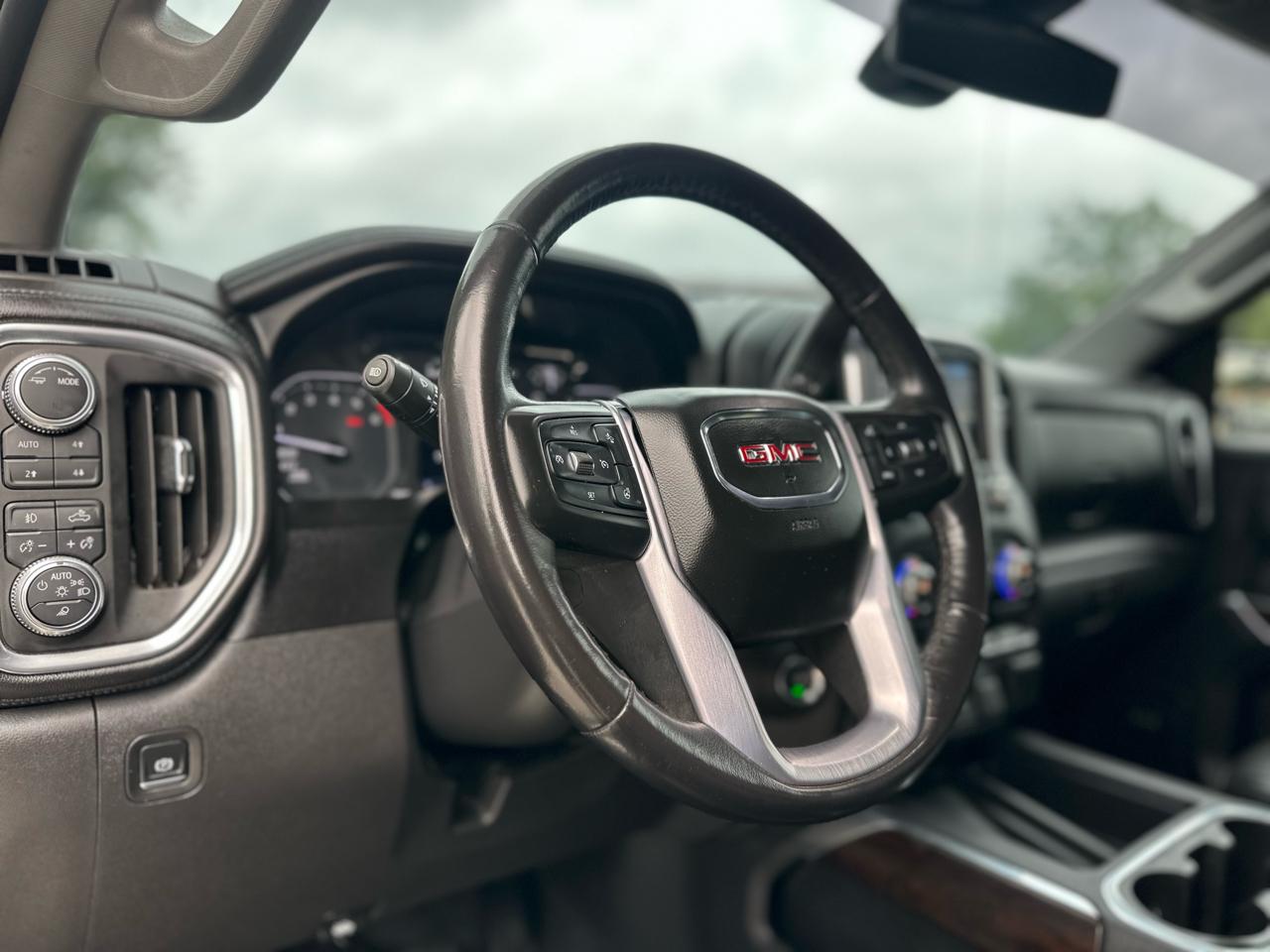 GMC Sierra 1500 SLT Crew Cab 4WD 2020