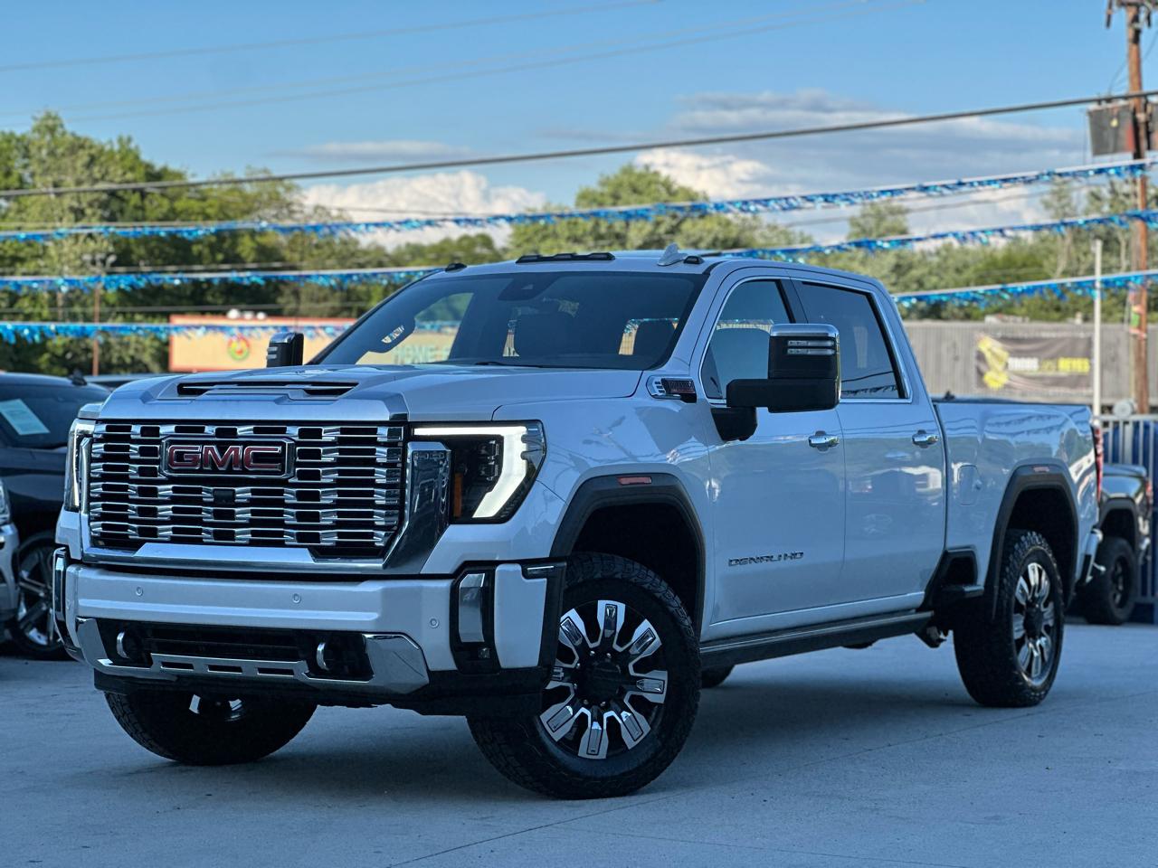 GMC Sierra 2500HD Denali Crew Cab 4WD SB 2024