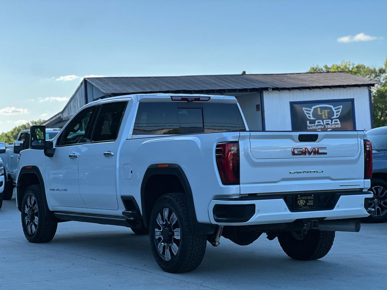 GMC Sierra 2500HD Denali Crew Cab 4WD SB 2024