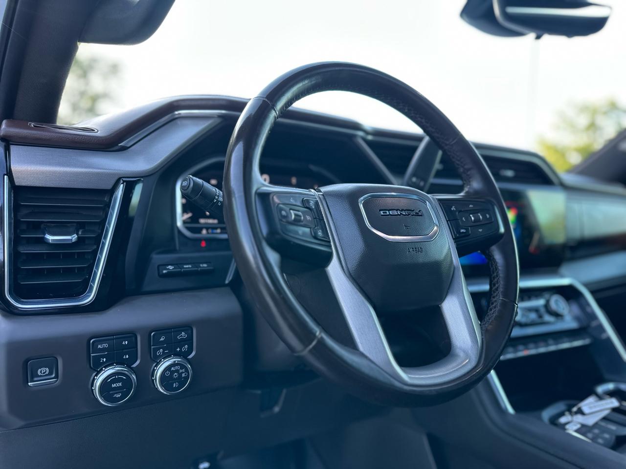 GMC Sierra 2500HD Denali Crew Cab 4WD SB 2024