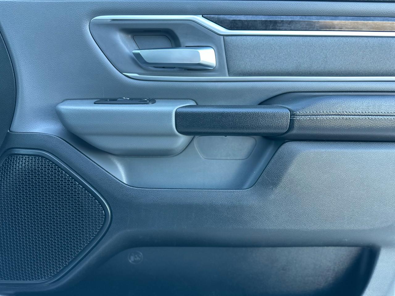 RAM 1500 Big Horn Crew Cab SWB 4WD 2023