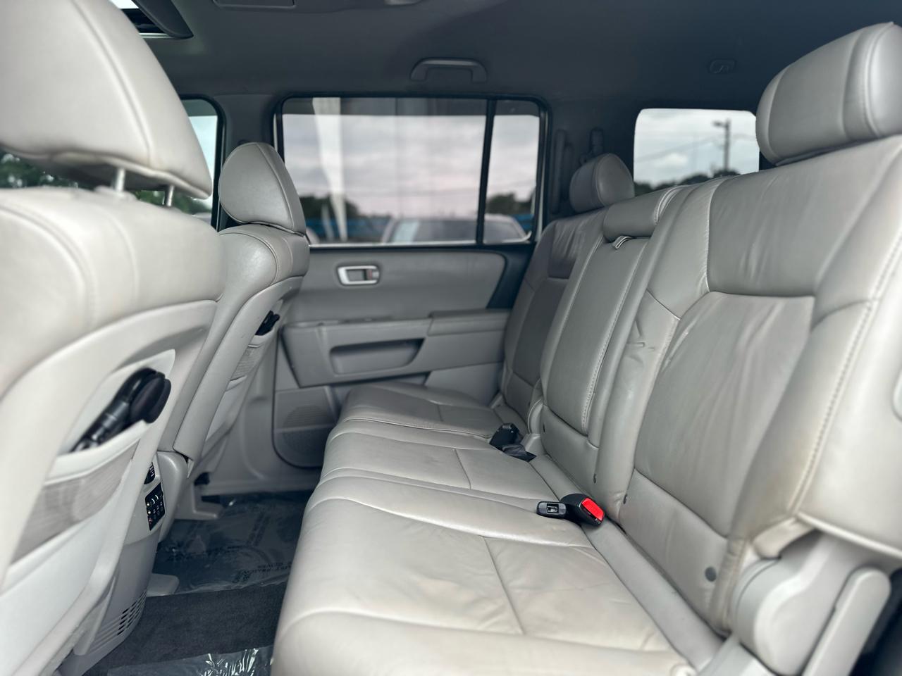 Honda Pilot EX-L 2WD 5-Spd AT with DVD 2011