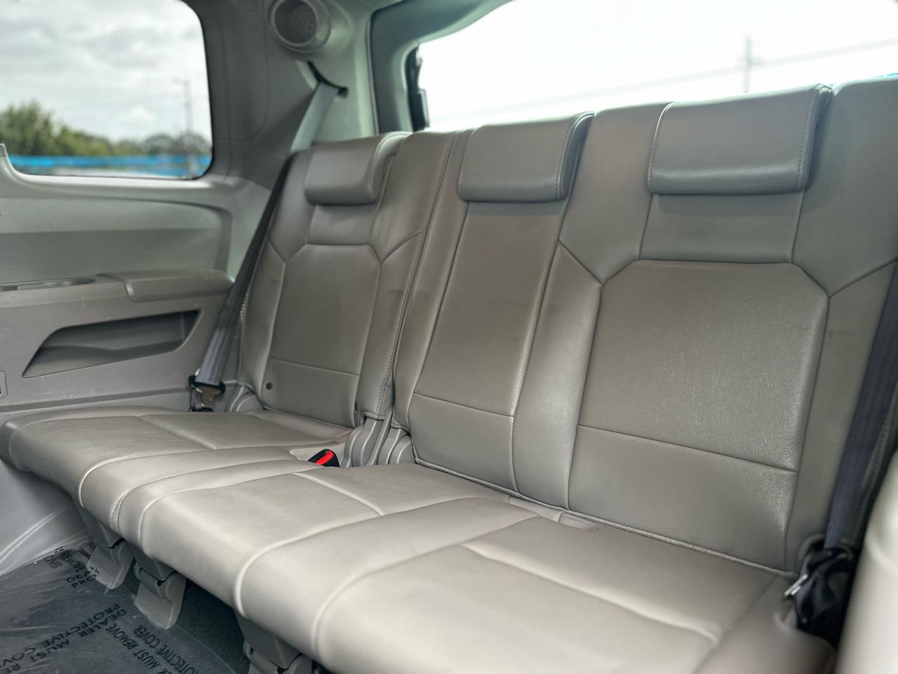 Honda Pilot EX-L 2WD 5-Spd AT with DVD 2011