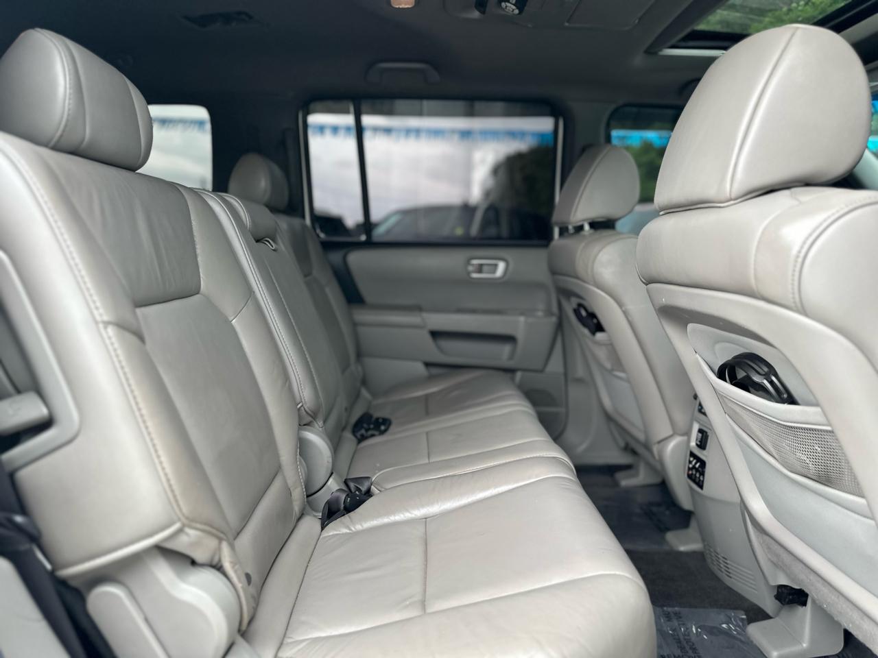 Honda Pilot EX-L 2WD 5-Spd AT with DVD 2011