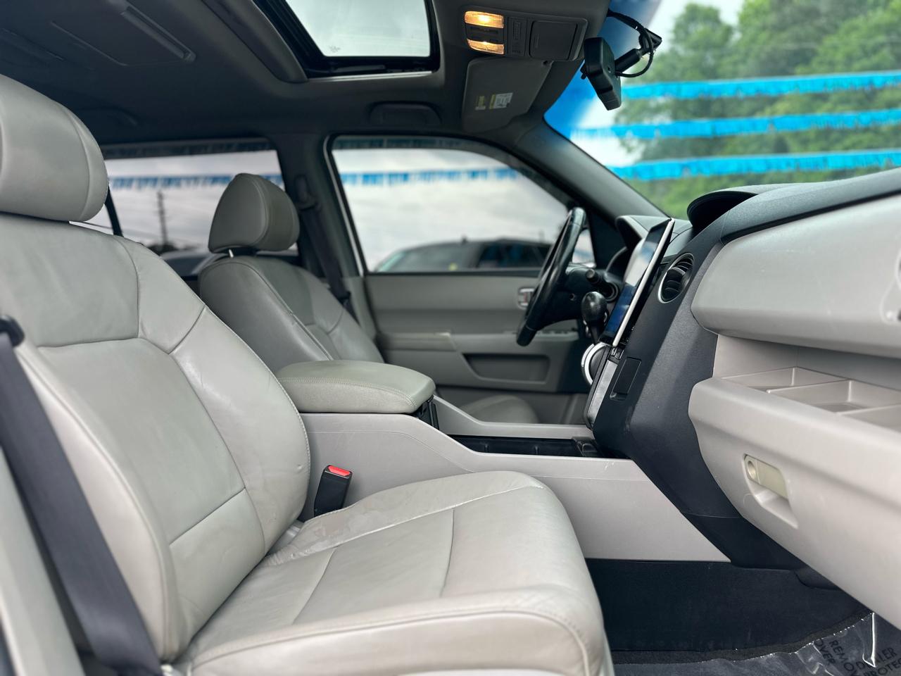 Honda Pilot EX-L 2WD 5-Spd AT with DVD 2011