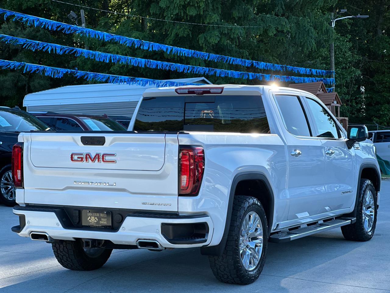 GMC Sierra 1500 Denali Crew Cab Short Box 4WD 2023