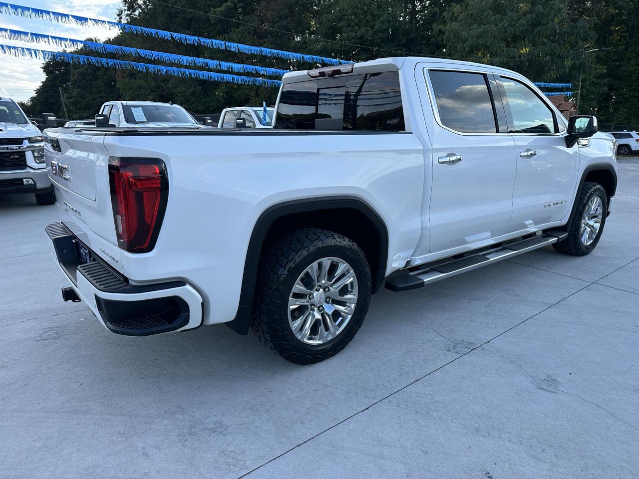 GMC Sierra 1500 Denali Crew Cab Short Box 4WD 2023