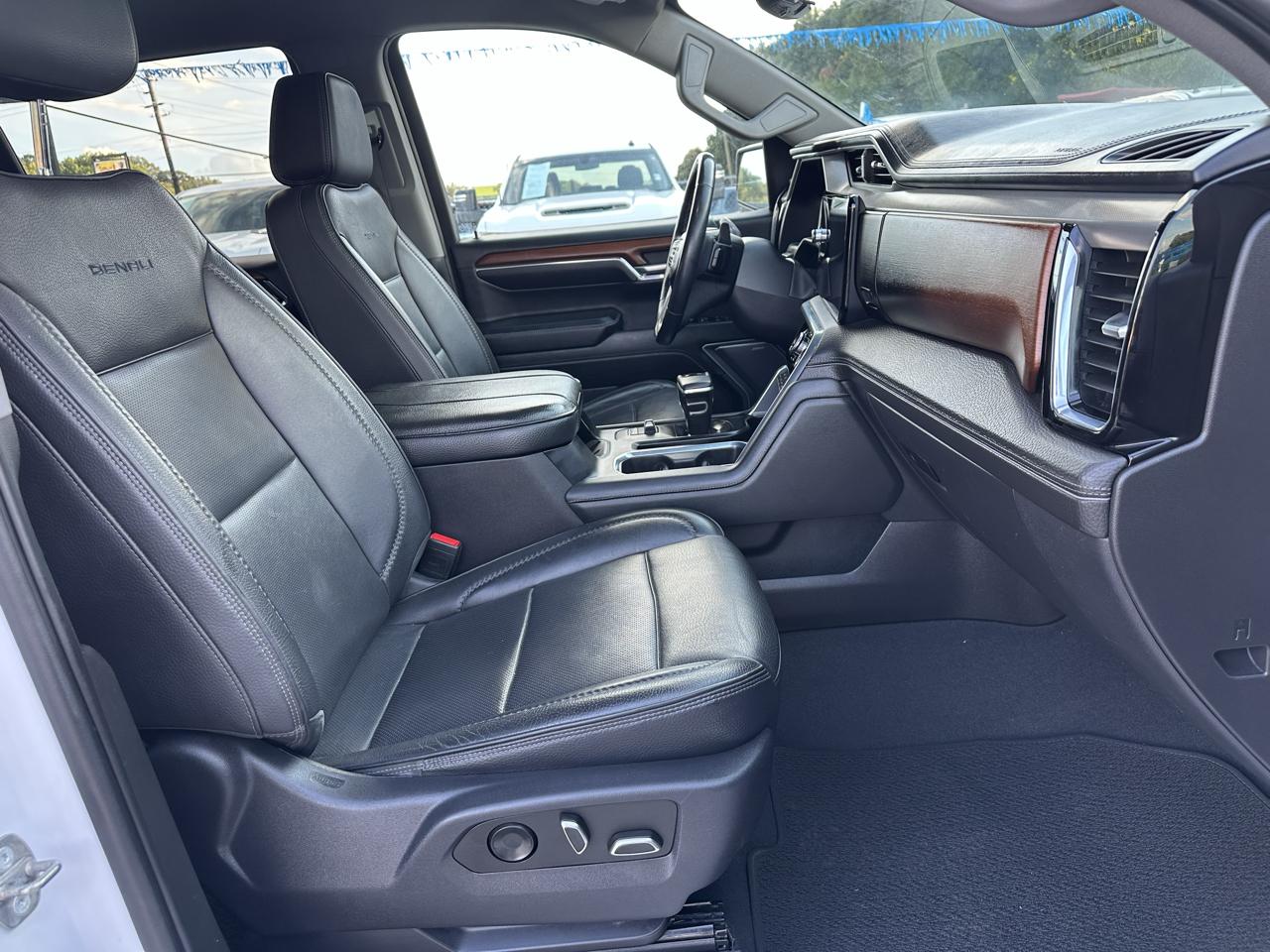 GMC Sierra 1500 Denali Crew Cab Short Box 4WD 2023