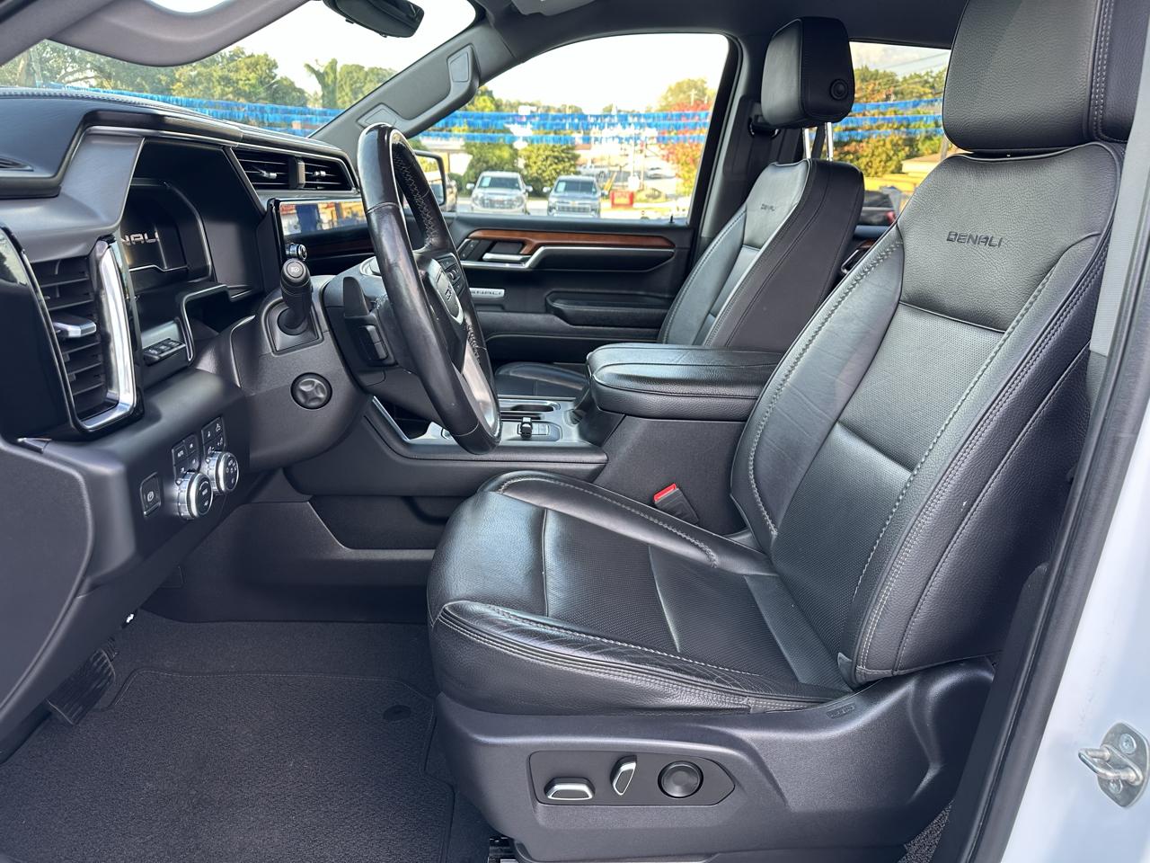 GMC Sierra 1500 Denali Crew Cab Short Box 4WD 2023
