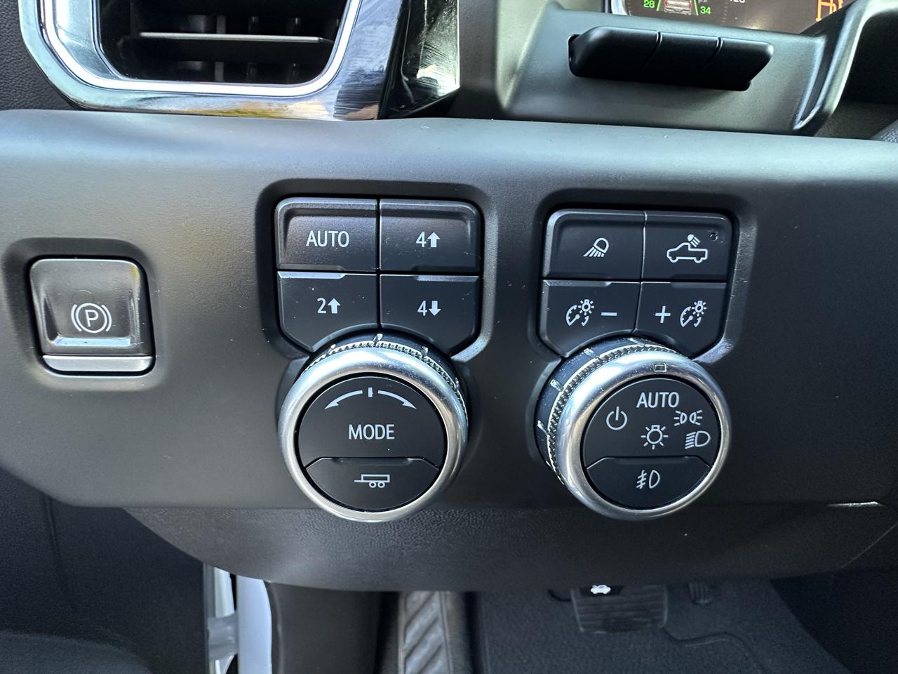 GMC Sierra 1500 Denali Crew Cab Short Box 4WD 2023