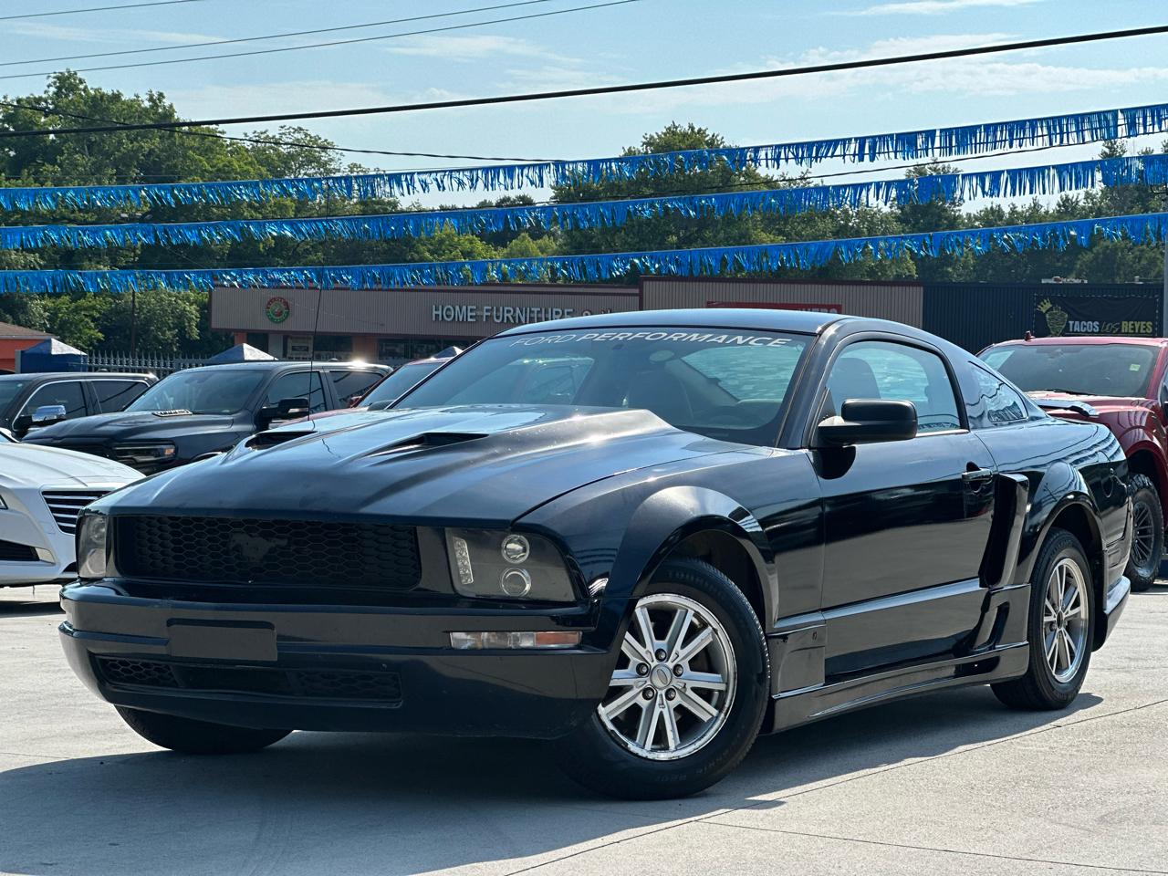 Ford Mustang V6 Deluxe Coupe 2007