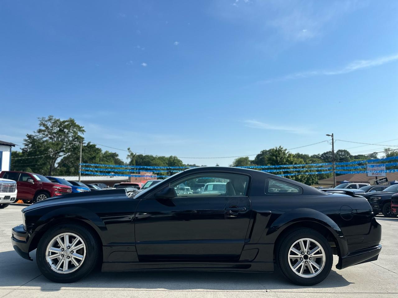 Ford Mustang V6 Deluxe Coupe 2007