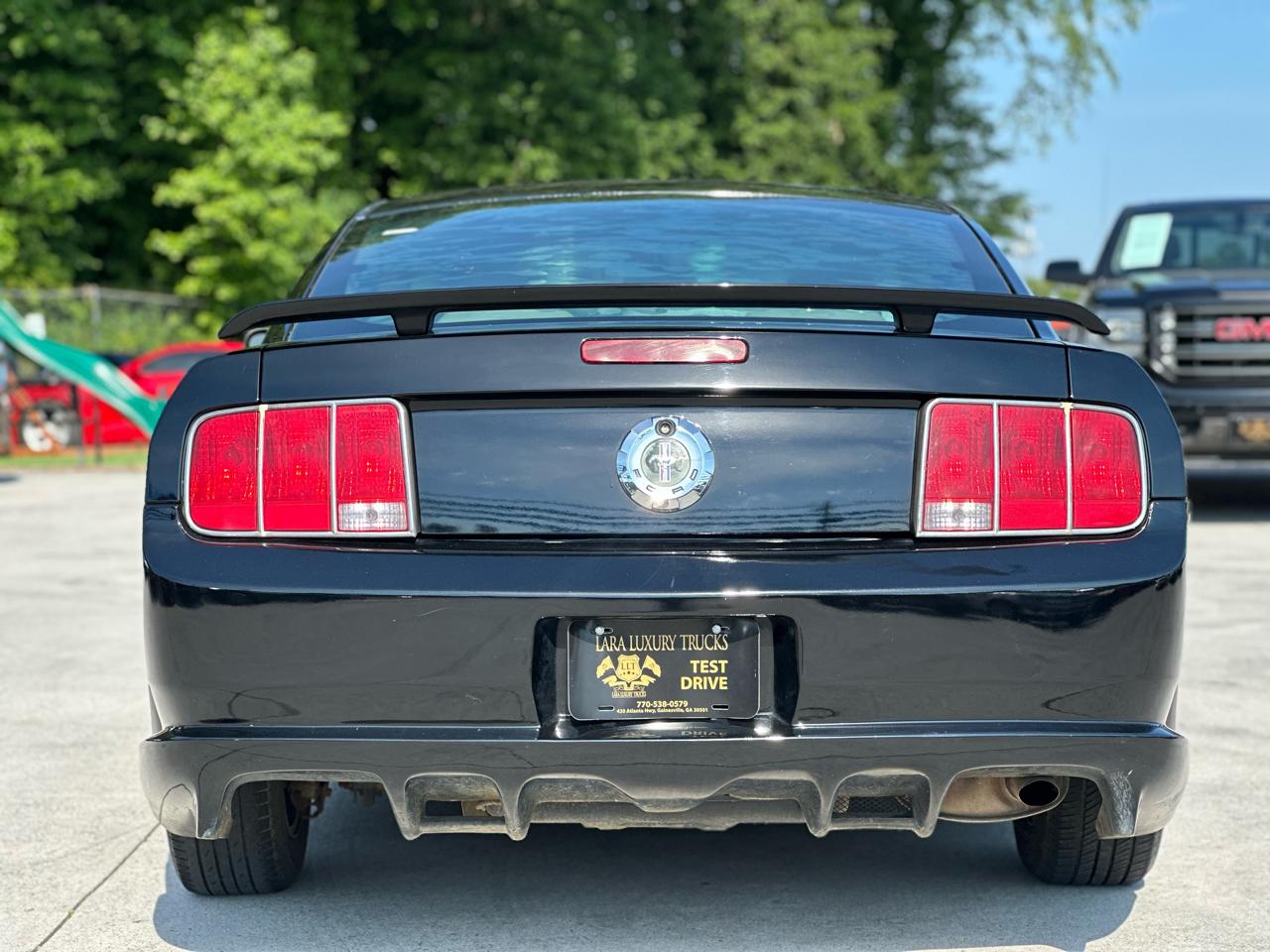 Ford Mustang V6 Deluxe Coupe 2007