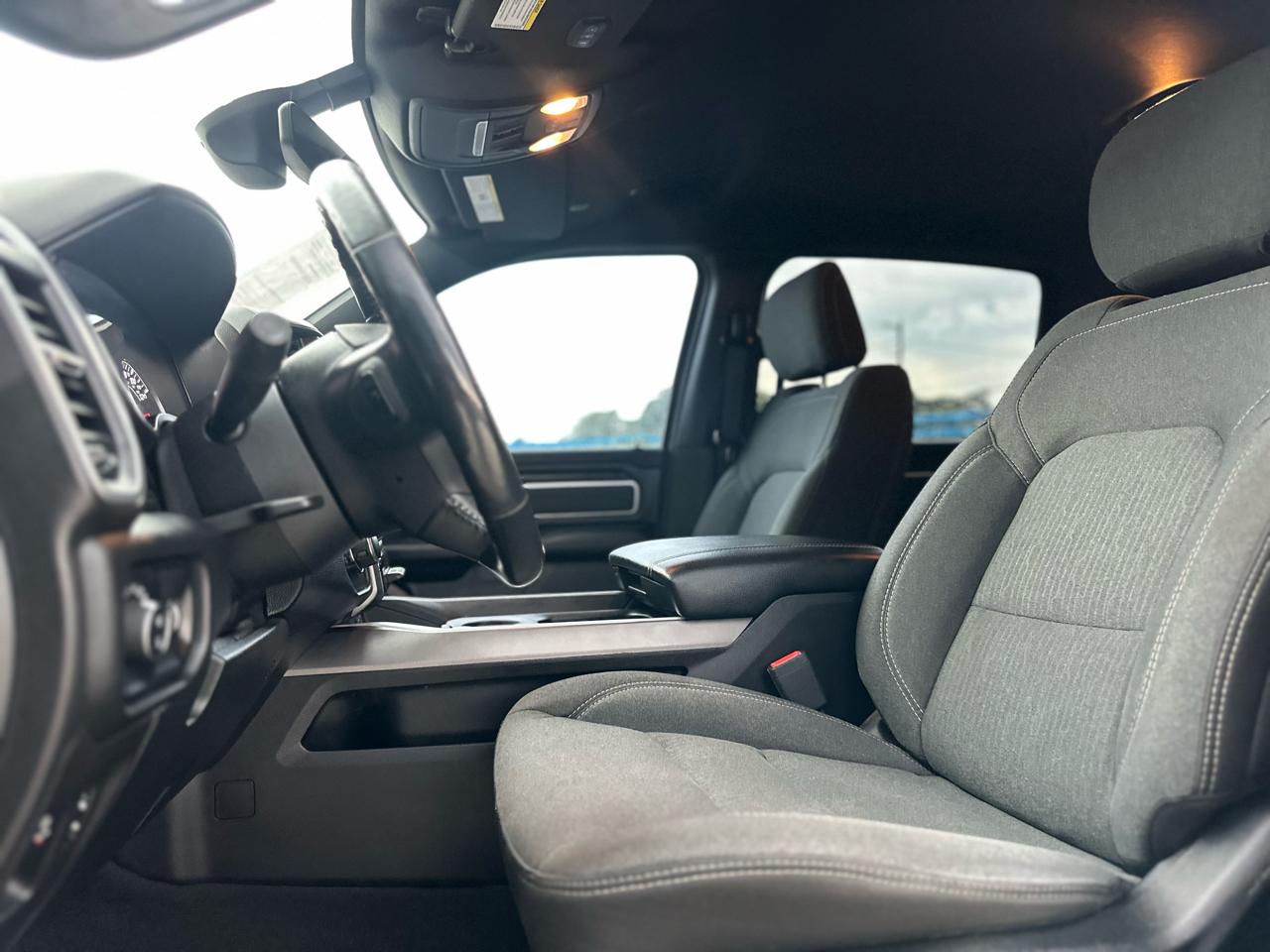 RAM 1500 Big Horn Crew Cab SWB 4WD 2020